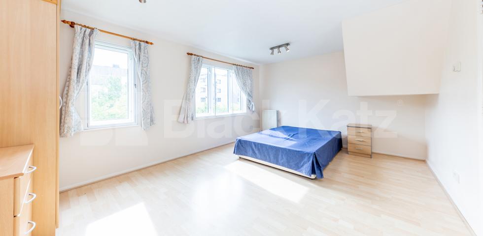 			UNDER OFFER!, 4 Bedroom, 1 bath, 1 reception House			 Bunning Way, CALEDONIAN ROAD - KINGS CROSS